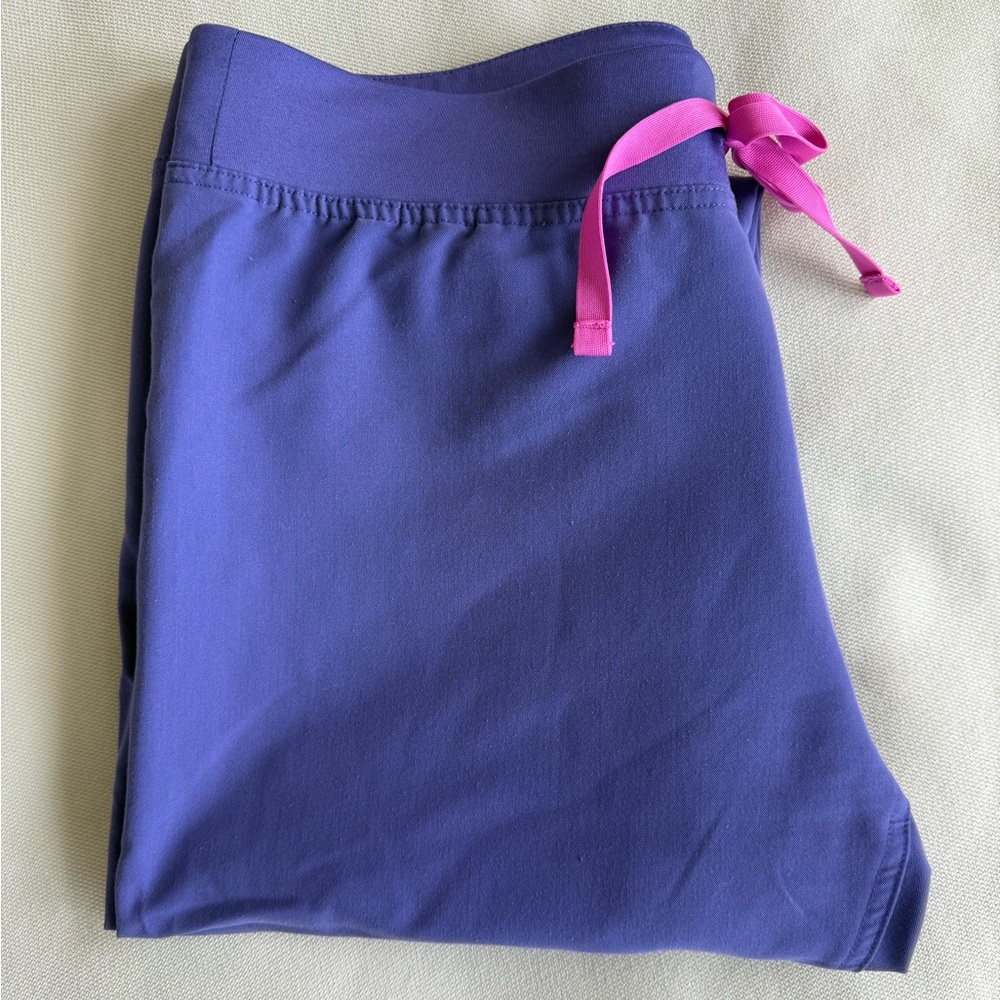 Figs Livingston Basic Scrub Pants - Size M - Amethyst